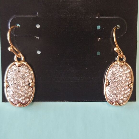 Goldtone Hanging Earring New - Picture 3 of 8